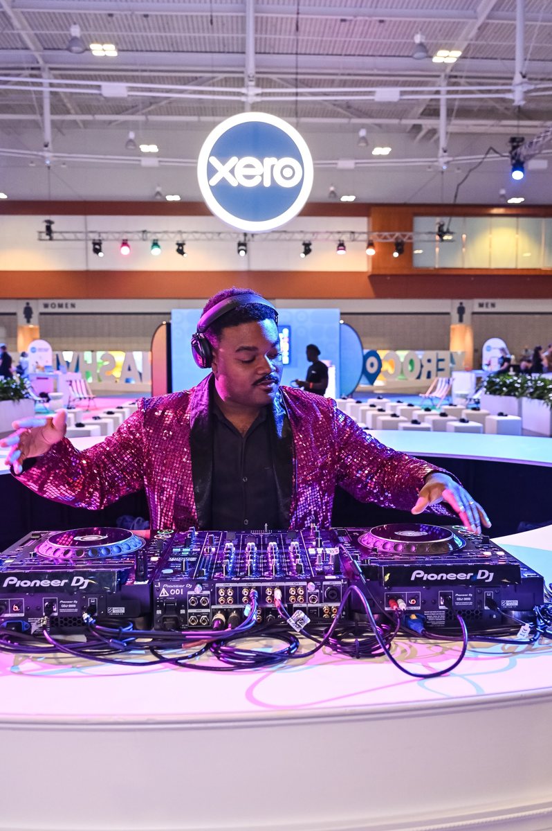 DJ performing in the Xerocon Nashville expo